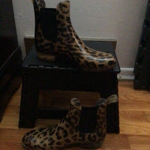 Ankle rain boots